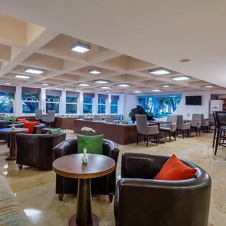 拉布拉达阿兰图酒店 度假村 阿拉尼亚